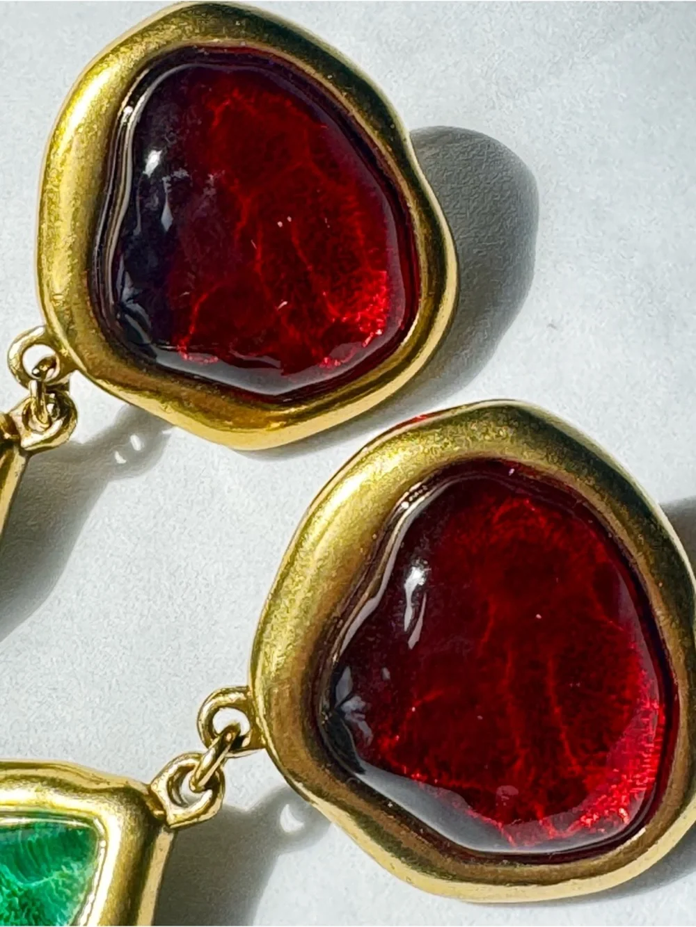 SAINT LAURENT Runway Gold-Tone Drop Earrings with Resin Glass-like cabochons - Picture 4 of 9